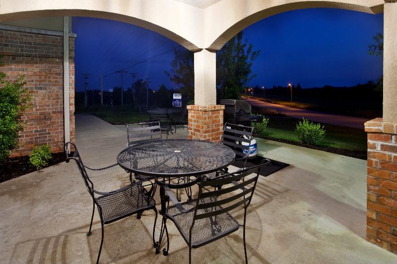 Candlewood Suites St. Robert By Ihg Exterior photo
