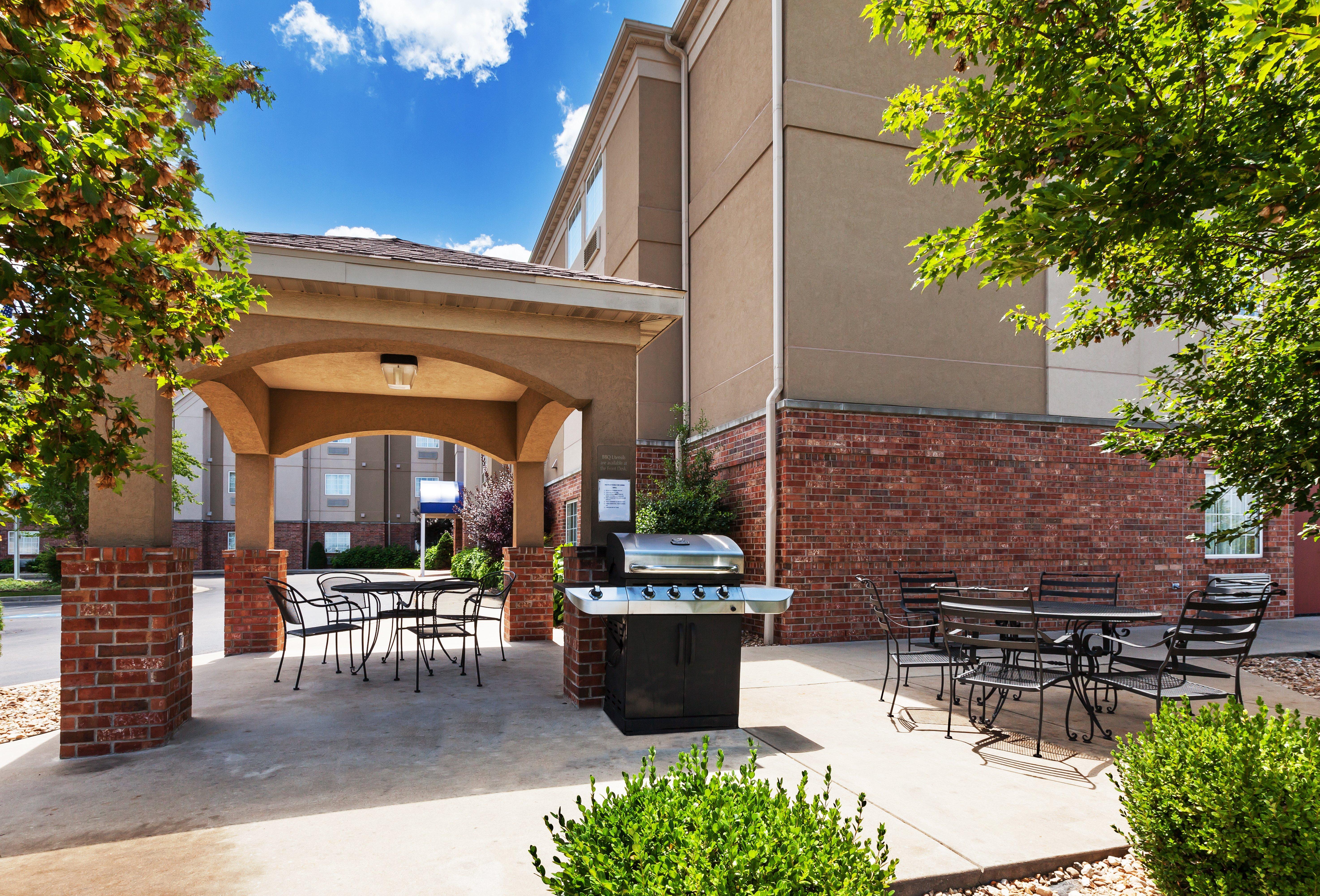 Candlewood Suites St. Robert By Ihg Exterior photo